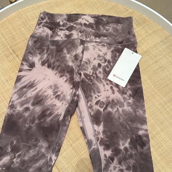 Lululemon Align HR Crop 21” Leggings - Picture 4 of 4